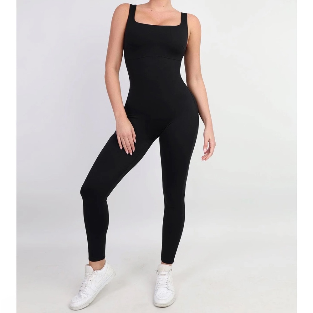 Popilush Black Sleeveless Jumpsuit